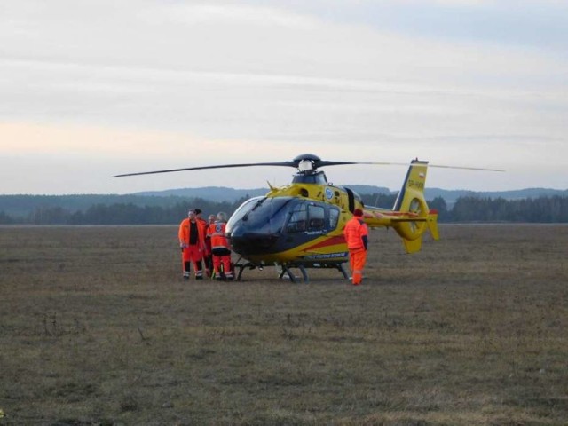 Ranny rowerzysta został przetransportowany śmigłowcem LPR do szpitala w Poznaniu