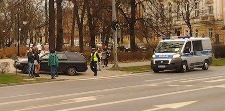 Wypadek w Radomiu. Potrącenie na skrzyżowaniu ulic...