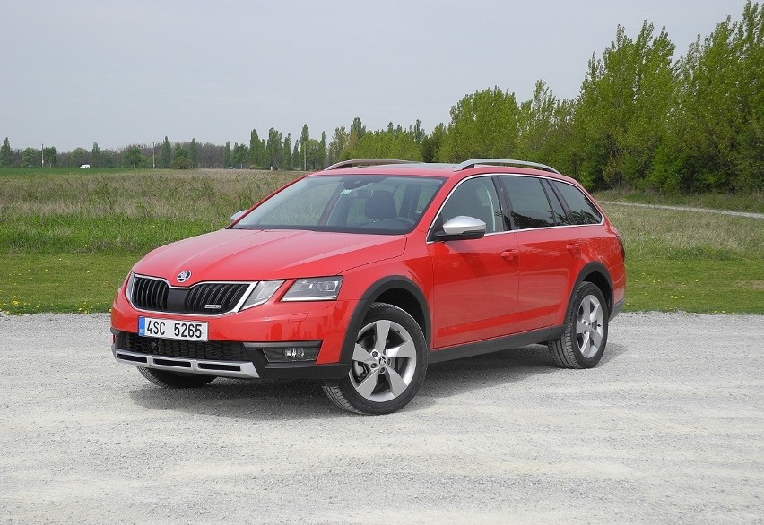 Skoda Octavia Scout jest oferowana w trzech wersjach...