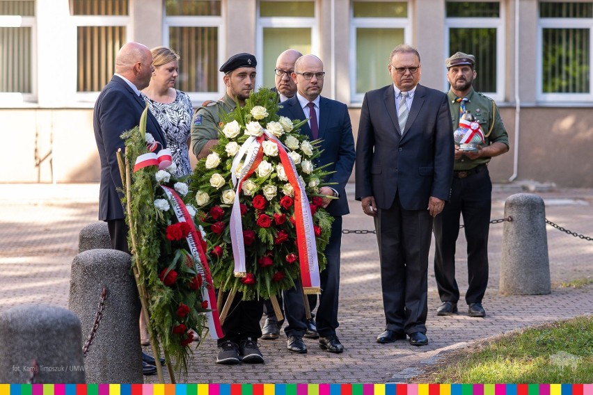 Białystok. 80. rocznica spalenia Wielkiej Synagogi wraz z wierny. Zagładę żydów upamiętniły władze miasta i województwa