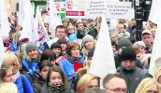 Protest nauczycieli. Ponad pół tysiąca nauczycieli z województwa łódzkiego manifestuje w stolicy