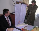 Burmistrz ratuje zakład Firanka. Zbiera zamówienia i zachęca do kupna wyrobów tekstylnych