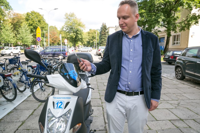 Od marca w Krakowie będą jeździć miejskie skutery