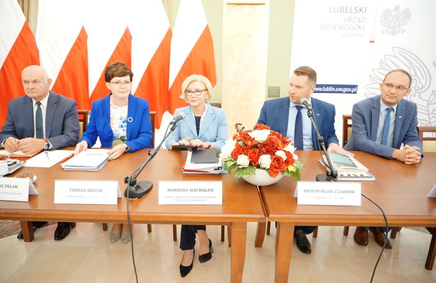 Okrągły stół oświatowy w Lubelskim Urzędzie Wojewódzkim, czyli co dalej z edukacją?