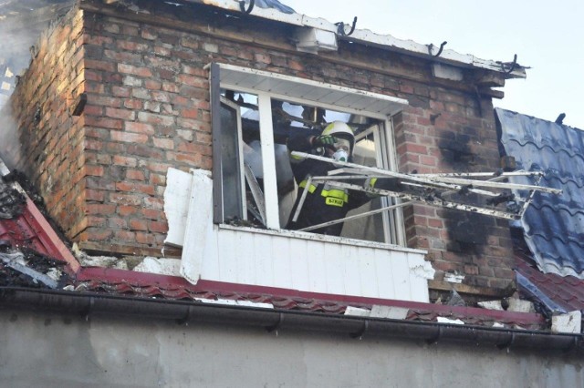 W niedzielę, 14 lutego około godziny 14.30 wybuchł pożar domu mieszkalnego w Starej Przysiece Pierwszej. Z żywiołem walczyło 11 zastępów strażaków.Kolejne zdjęcie-->