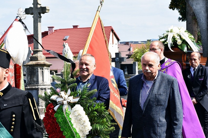 Franciszek Wszołek spoczął na cmentarzu w Gorlicach. Pogrzeb...