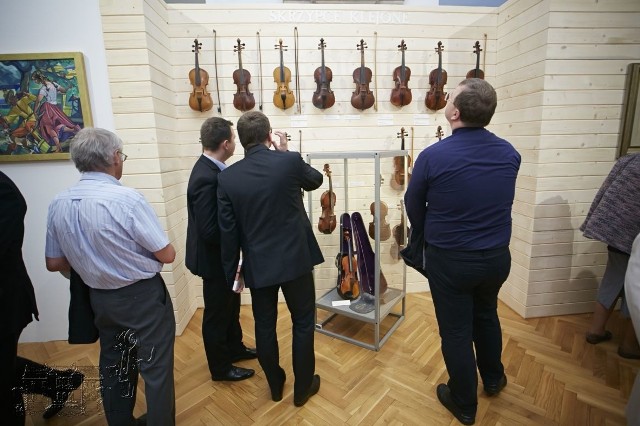 W kategorii „Najciekawsza wystawa zorganizowana przez większe muzeum” II miejsce zajęła wystawa „Ludowe stradivariusy” przygotowana przez  Muzeum Ludowych Instrumentów Muzycznych w Szydłowcu.
