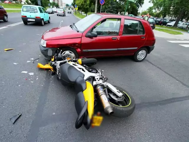 Według pierwszych, wstępnych ustaleń wynika, że w tym przypadku zawinił kierowca renault