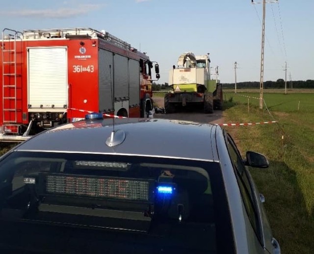 Wypadek miał miejsce w środę o godzinie 16.25 na drodze powiatowej Milewo - Gać. Doszło tam do zderzenia dwóch pojazdów: BMW z maszyną rolniczą.