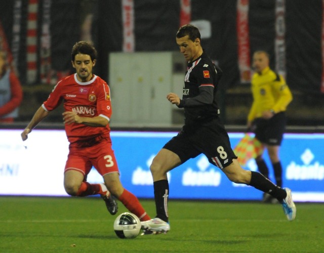 Ełkaesiak Michał Łabędzki i widzewiak Bruno Pinheiro