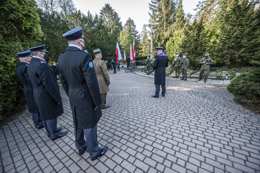 Ze względu na obowiązujące przepisy związane z pandemią...