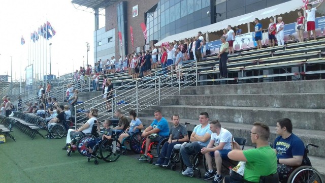 Około 150 osób przyszło w czwartek po południu do bydgoskiej strefy kibica przy Gdańskiej, by dopingować Polaków w ostatnim meczu na mundialu. Reprezentacja Polski wygrała 1:0 z Japonią, ale żegna się z MŚ w Rosji.Ewolucja mundialowych piłek. Zobacz: