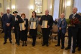 Danuta Szegda-Pestka z Sandomierza z nagrodą "Świadek Historii" Instytutu Pamięci Narodowej
