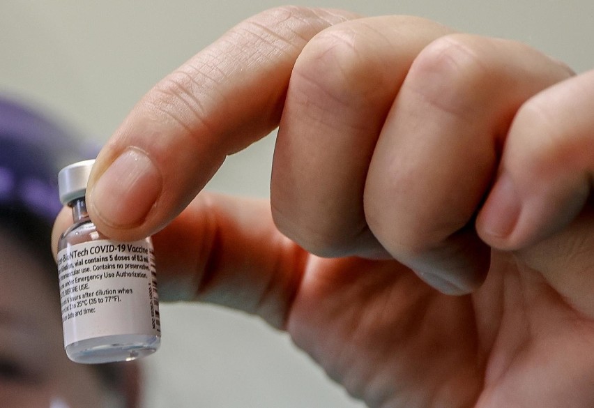 15 fiolek szczepionki przeciw COVID-19 zniknęło ze szpitala...
