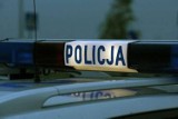 Wypadek na DK 74 w Żarnowie. Policja wprowadziła ruch wahadłowy. Kierowca ciężarówki potrącił pieszą, trafiła do szpitala
