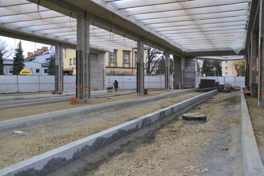 Nowy Sącz. Trwa budowa dworca autobusowego MPK. Kiedy zakończenie prac? [ZDJĘCIA]