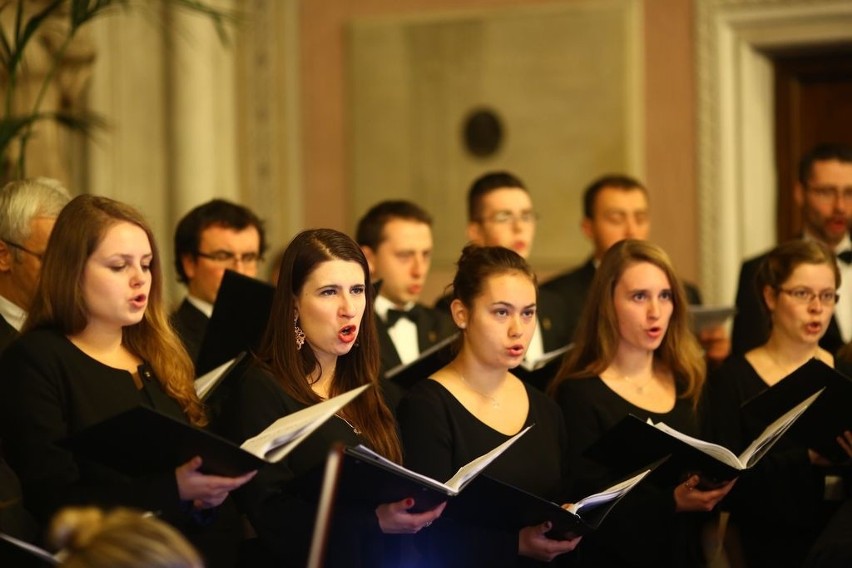 Śpiewał Chór Camerata Iagellonica z Krakowa. chórmistrz...