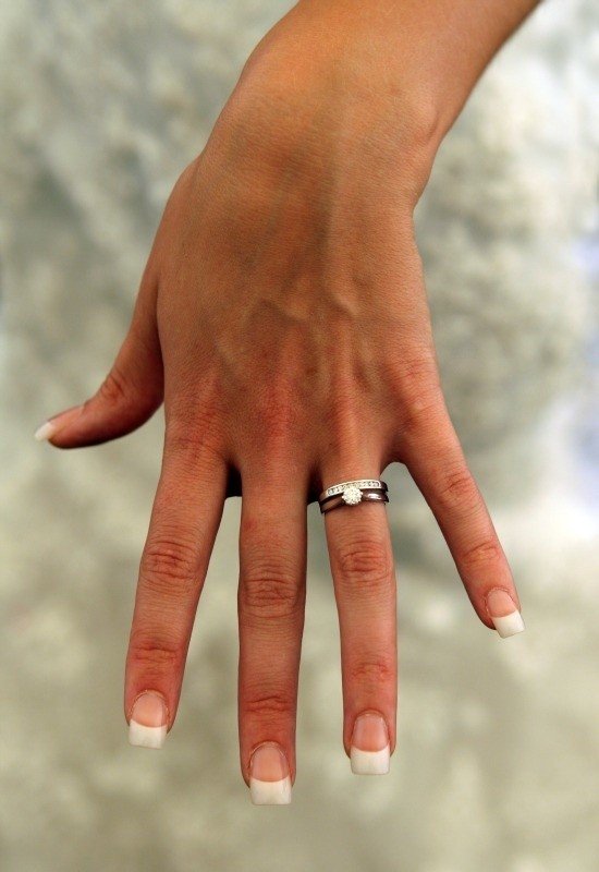 Pierścionek z diamentem na zaręczyny | Nowiny
