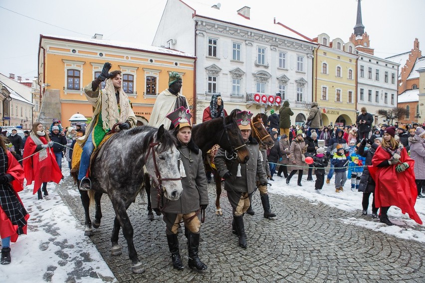 Orszak Trzech Króli przeszedł ulicami Tarnowa [ZDJĘCIA]