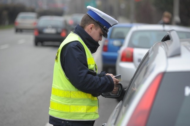 Opolska drogówka do 18.00 w niedzielę złapała 199 nietrzeźwych kierowców, w tej liczbie większość to kierowcy samochodów.