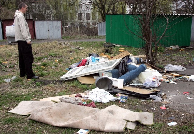 Wysypisko przy ulicy Chmielewskiego ma zniknąć do połowy kwietnia.