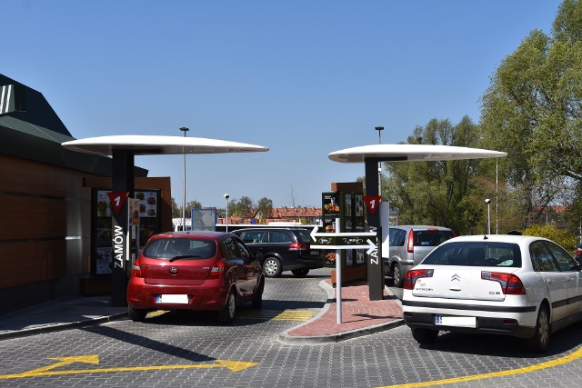 McDrive w Rybniku w przebudowanym McDonald's na Budowlanych działa! Zobacz jak jest w środku!Zobacz kolejne zdjęcia. Przesuwaj zdjęcia w prawo - naciśnij strzałkę lub przycisk NASTĘPNE