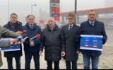 Konferencja o cenach paliw. Przed stacją Orlen przy ulicy Żytniej w Kielcach. Zobacz zapis transmisji