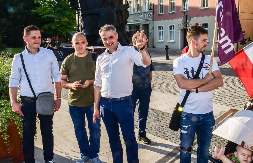 Protest w związku ze zmianami w ustawie medialnej w...