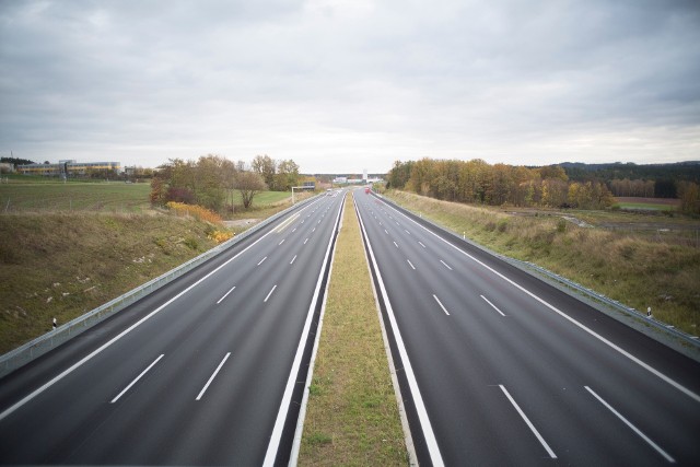 Główną misją programu „Bezpieczne Drogi” jest zapewnienie lepszego standardu dróg w Polsce.