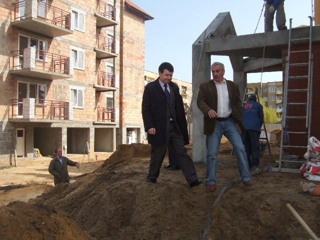 Wiceprezydent Ostrowca na placu budowy.