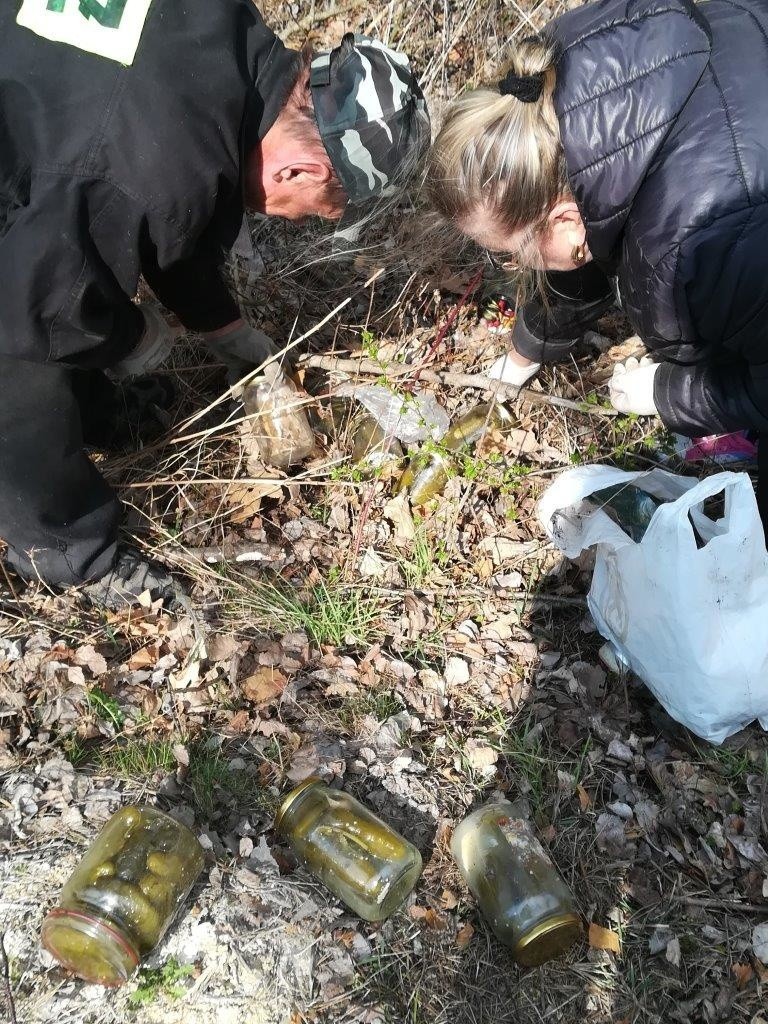 Mieszkańcy Skrzynna sami postanowili zadbać o porządek w okolicy i posprzątali śmieci