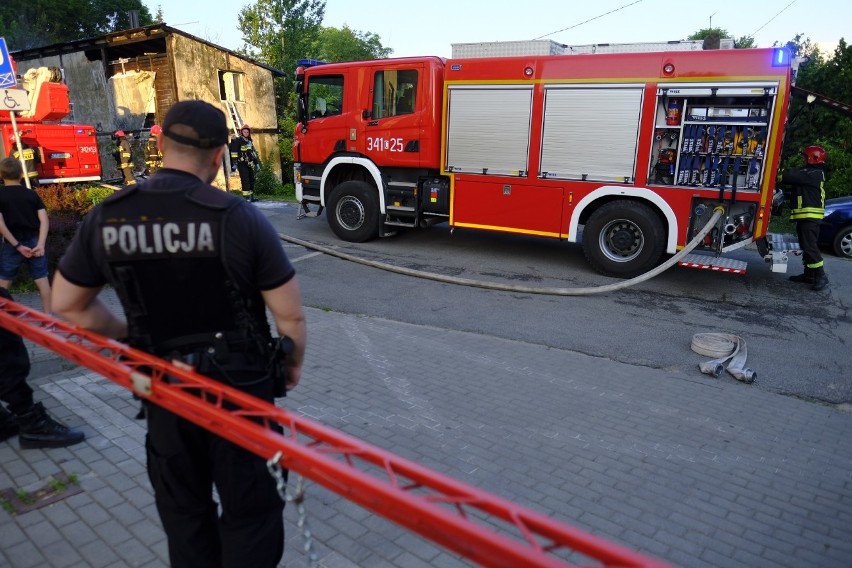 Pożar budynku na ulicy Morcinka 34 w Toruniu. Z ogniem...