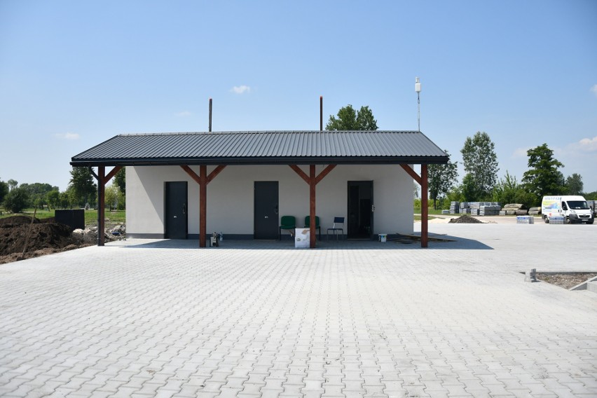 Prace modernizacyjne na stadionie LKS Gród Wiślica.