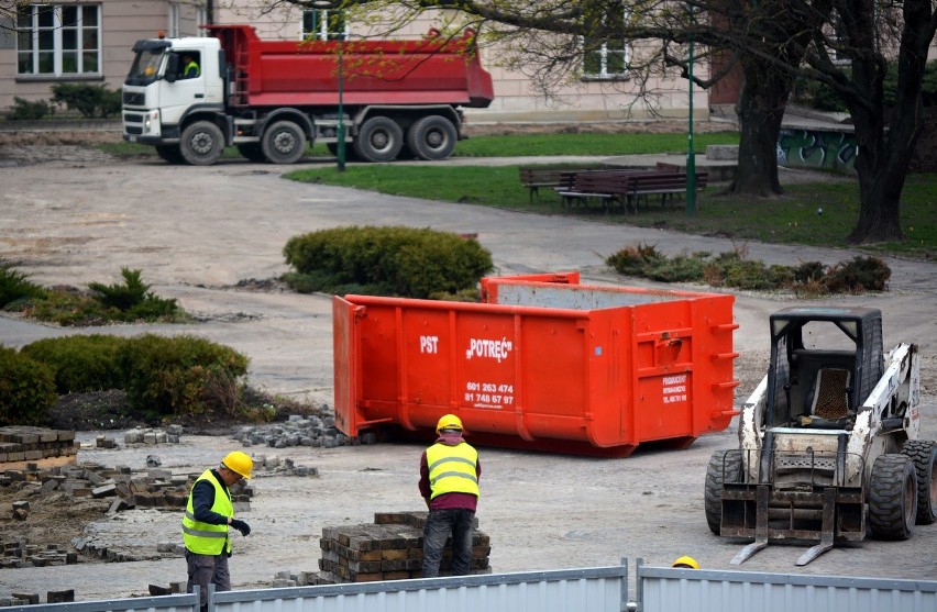 Ekspresowa rozbiórka placu Litewskiego [ZDJĘCIA]