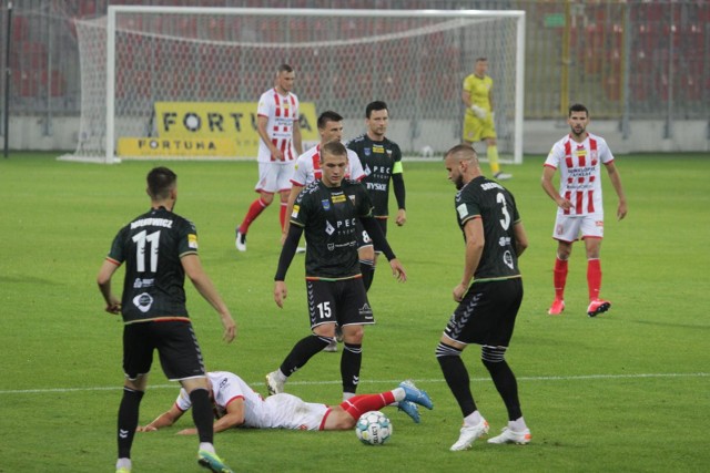 W ostatnim meczu GKS Tychy wygrał z Resovią 2:1. Jak dziś spiszą się tyszanie w Gdyni?