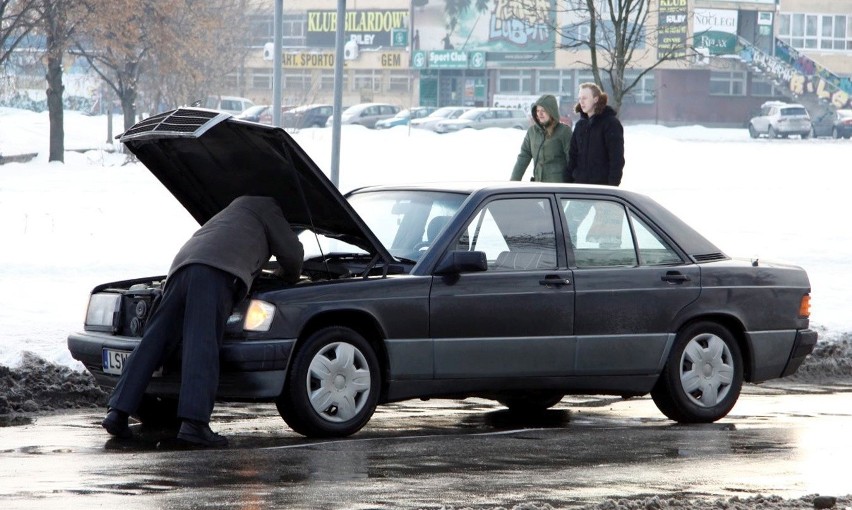 Branżą motoryzacyjna wchodzi do internetu tylnymi drzwiami,...