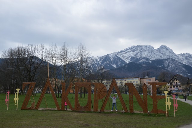 29.04.2016 krakown/z zakopane widok bloki napis polanafot. luaksz bobek / polska pressgazeta krakowska