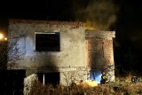 Pożar domu przy AOW. Siedem zastępów straży w akcji [ZDJĘCIA]
