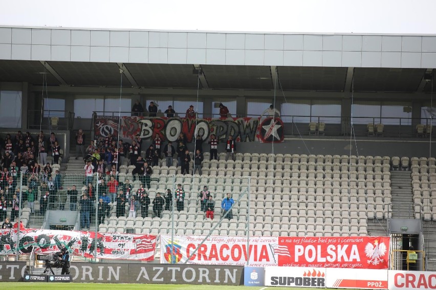 Kibice Cracovii nie mogą korzystać na derbach z sektora A