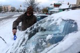 Brudna szyba, śnieg na dachu samochodu - zobacz, za co można dostać mandat do 5 tys. zł zimą? 