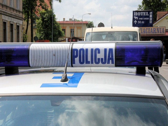 Policjanci zatrzymali 19-latka do kontroli drogowej w okolicach Krzeszyc