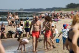 Majówka nad morzem. Tłumy turystów na plaży w Mielnie [ZDJĘCIA]