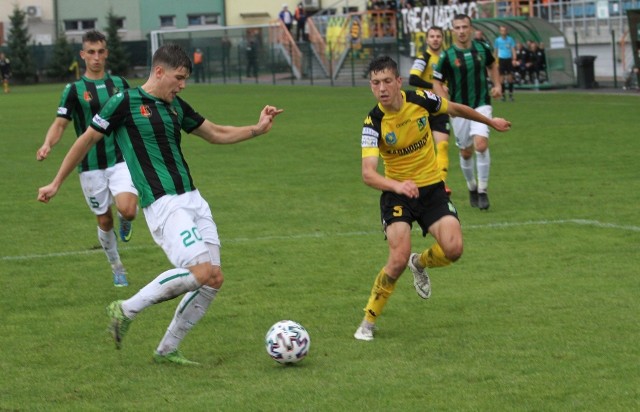 W sobotę pierwszego maja Stal Stalowa Wola zagra u siebie mecz z Siarką Tarnobrzeg w ramach rozgrywek grupy czwartej piłkarskiej trzeciej ligi. Sprawdź nasz przewidywany skład zielono-czarnych na ten pojedynek!