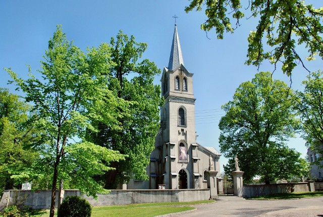 Wojciech Serafin Szulc był kapelanem oddziałów powstańczych w 1863 roku, walczył o wolność ojczyzny. Upamiętniająca jego czyny tablica w niedzielę zostanie odsłonięta w Siemoni Zobacz kolejne zdjęcia/plansze. Przesuwaj zdjęcia w prawo - naciśnij strzałkę lub przycisk NASTĘPNE