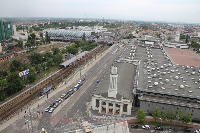 Bałtyk niemal gotowy. Wiecha już wisi