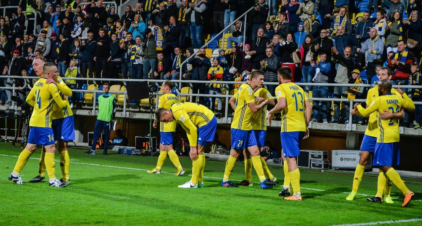 Arka Gdynia wygrała po raz drugi w sezonie! Żółto-niebiescy lepsi od Wisły Kraków [ZDJĘCIA]