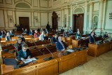 Zmiany w budżecie oraz informacja o działaniach ws. koronawirusa podczas nadzwyczajnej sesji Rady Miasta Gdańska
