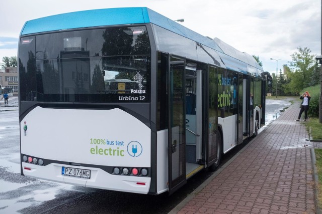 Prezentacja elektrycznego autobusu testowanego w Toruniu.