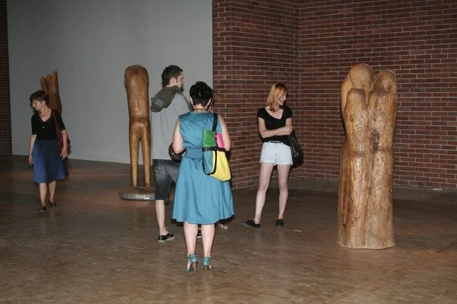 W Muzuem rzexby Współczesnej czynna ajest wystawa rzeźby Adama Prockiego