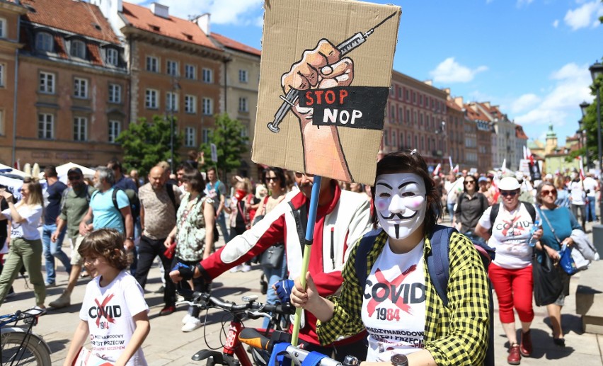 Protest antyszczepionkowców w Warszawie